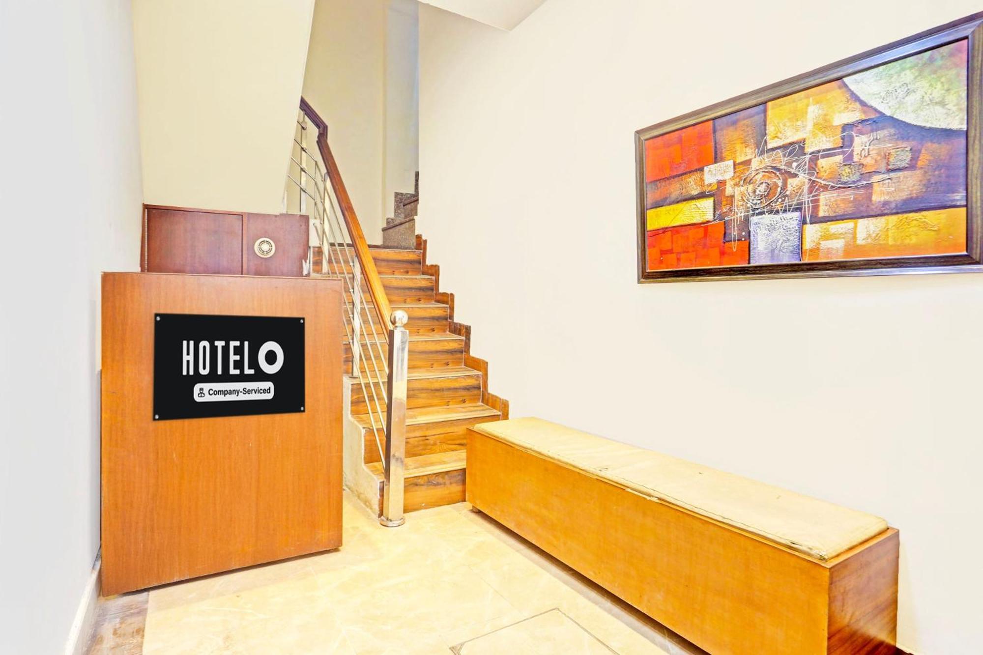 Super Hotel O Sector 45 Formerly Manyavar Чандигарх Экстерьер фото