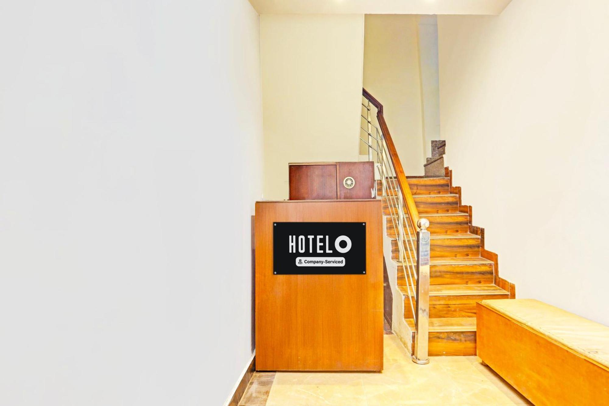 Super Hotel O Sector 45 Formerly Manyavar Чандигарх Экстерьер фото