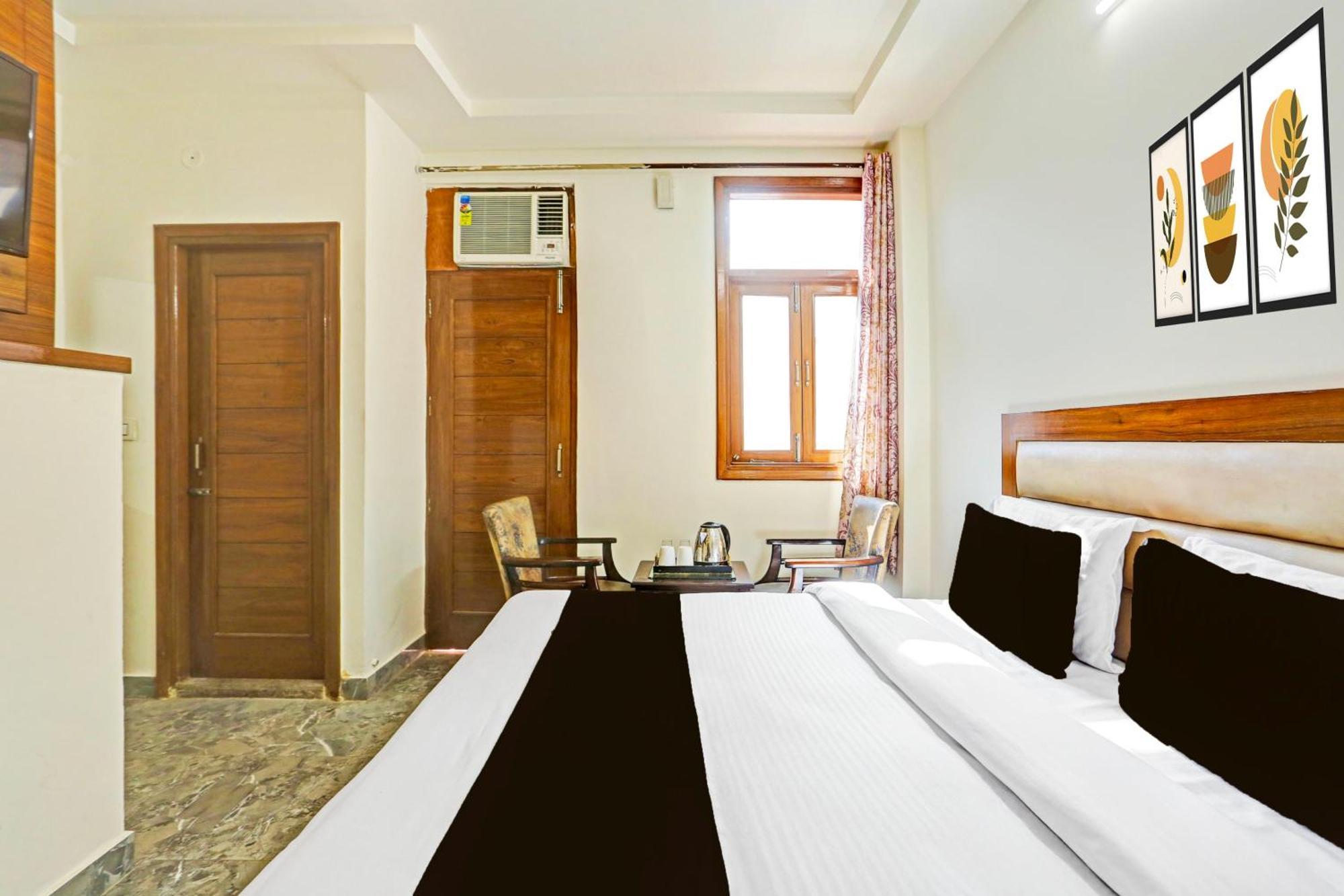 Super Hotel O Sector 45 Formerly Manyavar Чандигарх Экстерьер фото
